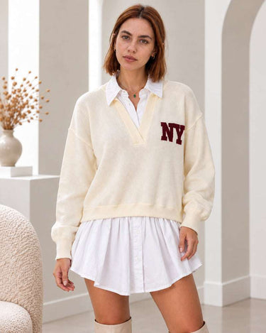 Pull effet chemise 2-en-1 à écusson NY – Blanc