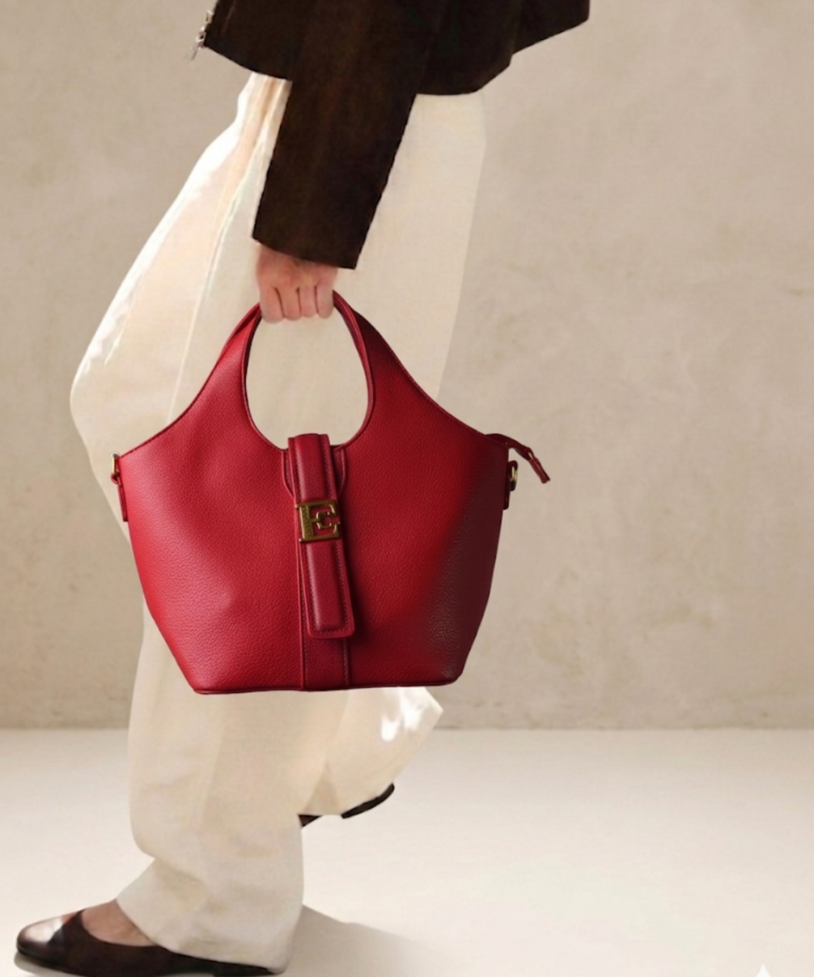 Sac noir en cuir structuré