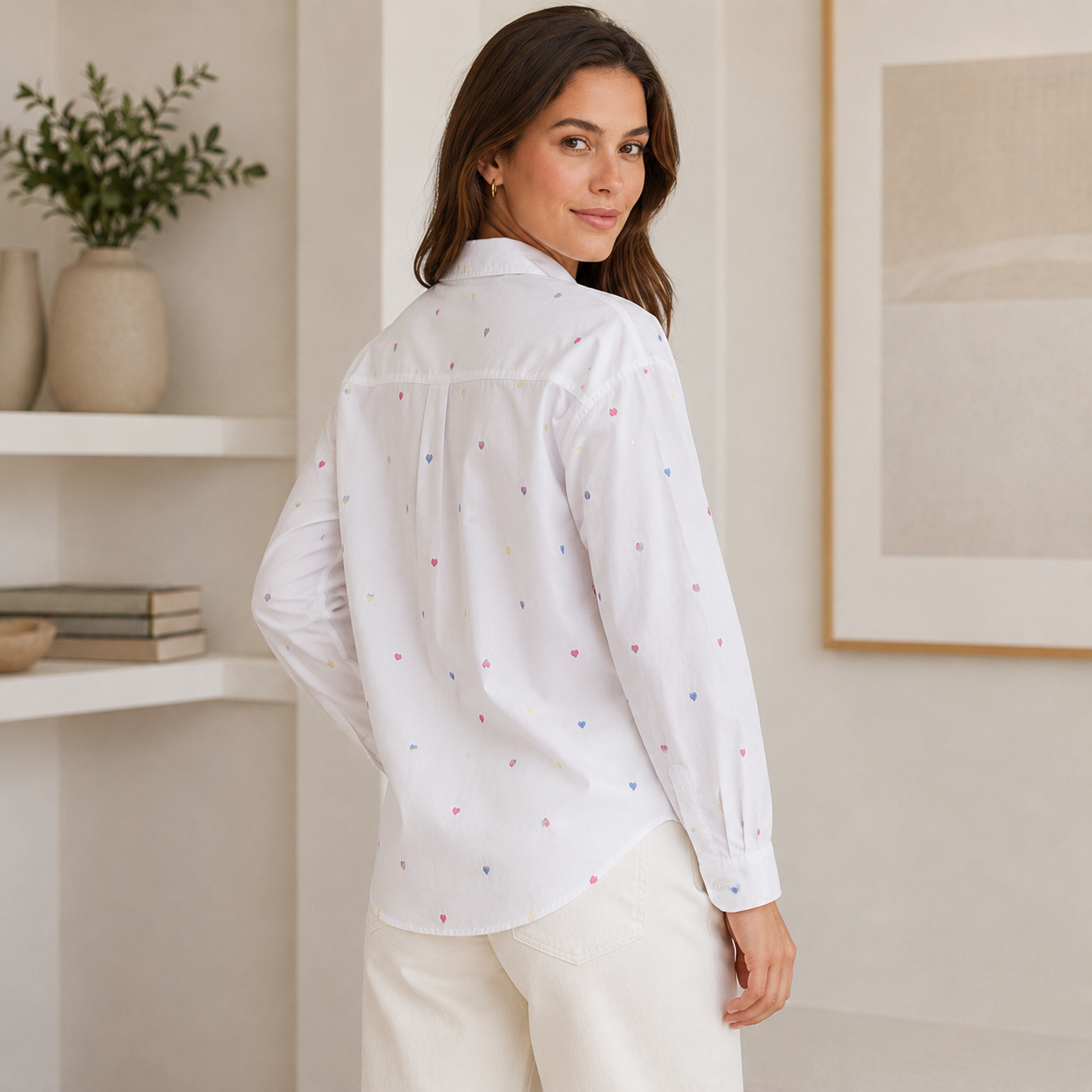 Chemise oversize boutonnée avec broderies cœur