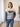 Gestreifter Damenpullover mit Ärmeln in Denim-Optik und LA-Schriftzug – Marineblau